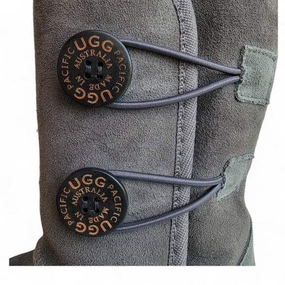 Ugg Women's Bailey Two Button High-Top Sheepskin Boot Size 9 - Picture 7 of 10